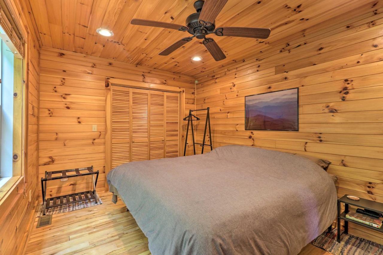 Cozy Boone Cabin With Deck Close To Downtown! Zewnętrze zdjęcie