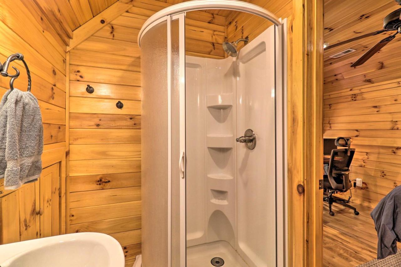 Cozy Boone Cabin With Deck Close To Downtown! Zewnętrze zdjęcie