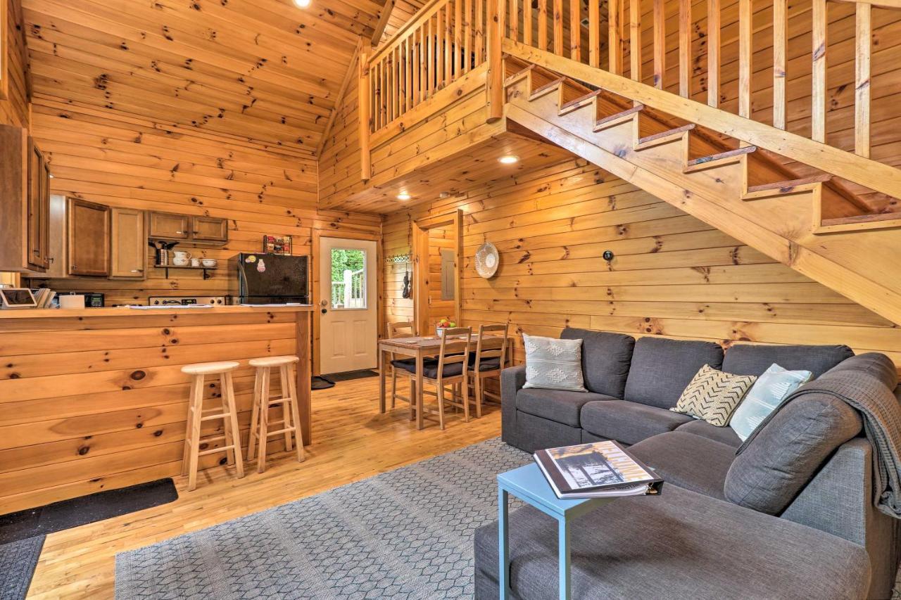 Cozy Boone Cabin With Deck Close To Downtown! Zewnętrze zdjęcie