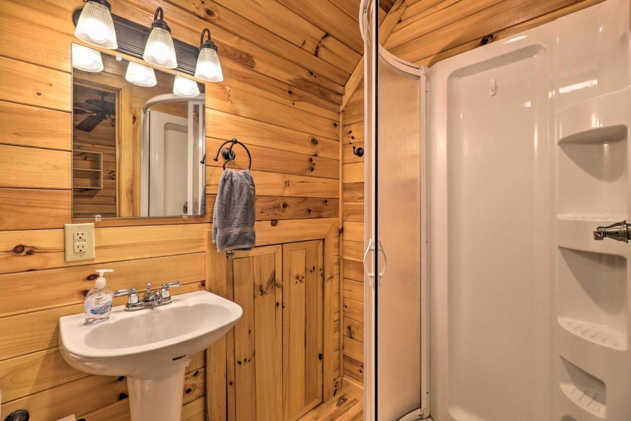 Cozy Boone Cabin With Deck Close To Downtown! Zewnętrze zdjęcie
